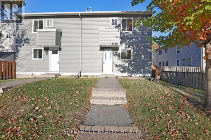 35 THISTLEDOWN COURT, Ottawa