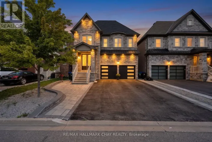 35 TYNDALL DRIVE, Bradford West Gwillimbury
