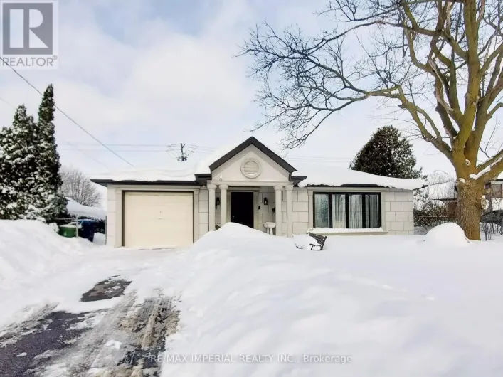 35 WADDINGTON CRESCENT, Toronto