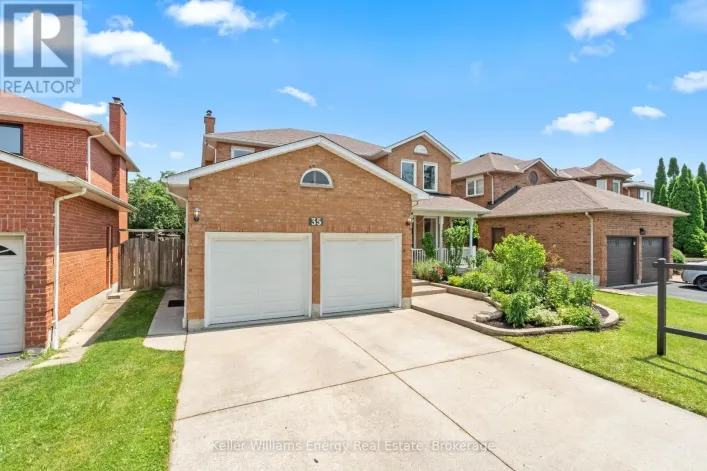 35 WILLIAM STEPHENSON DRIVE, Whitby