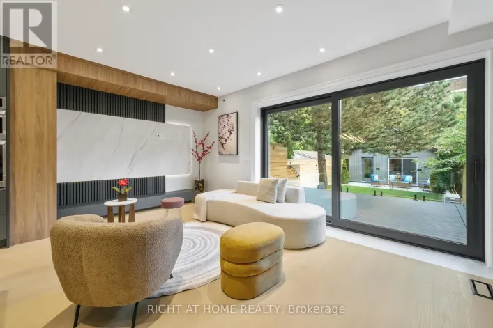 35 WOBURN AVENUE, Toronto