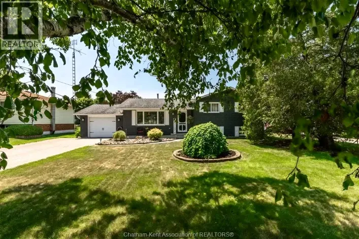 3501 EGREMONT ROAD, Plympton-Wyoming