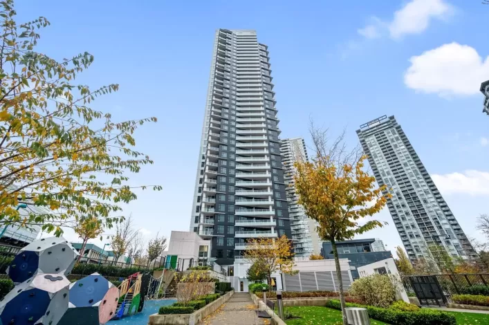 3506 9887 WHALLEY BOULEVARD, Surrey