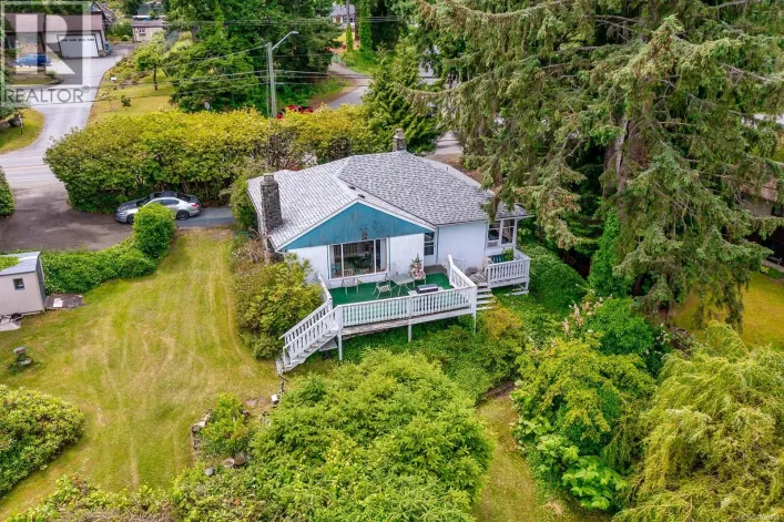 3508 Island Hwy S, Courtenay