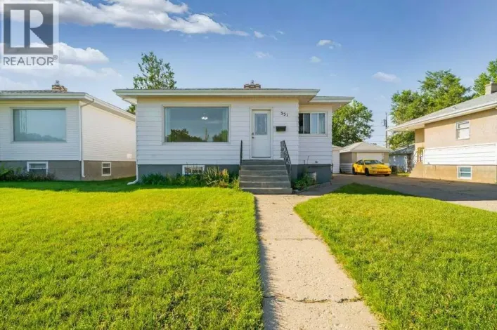 351 9 Street SW, Medicine Hat