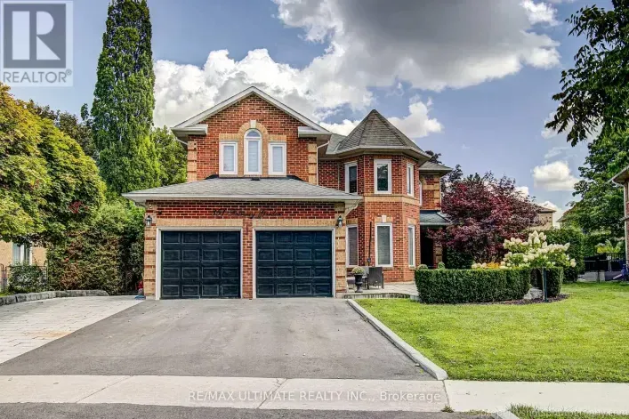 351 FAIRWAY GARDENS, Newmarket