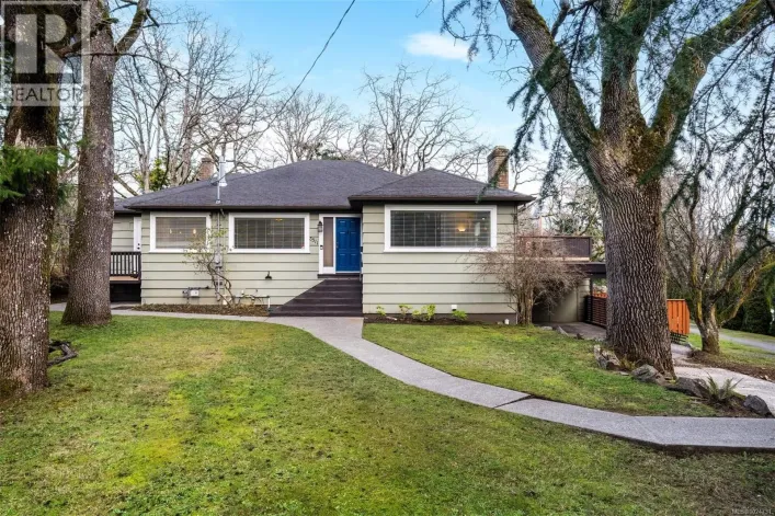 3511 Salsbury Way, Saanich