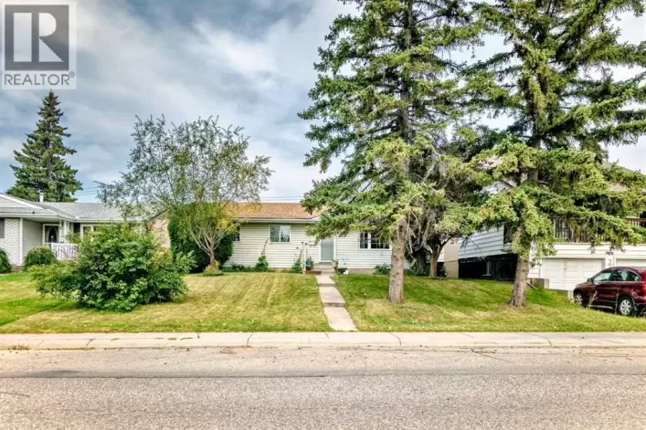 352 Malvern Close NE, Calgary