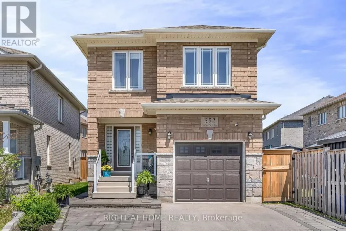 352 MILLER PARK AVENUE, Bradford West Gwillimbury