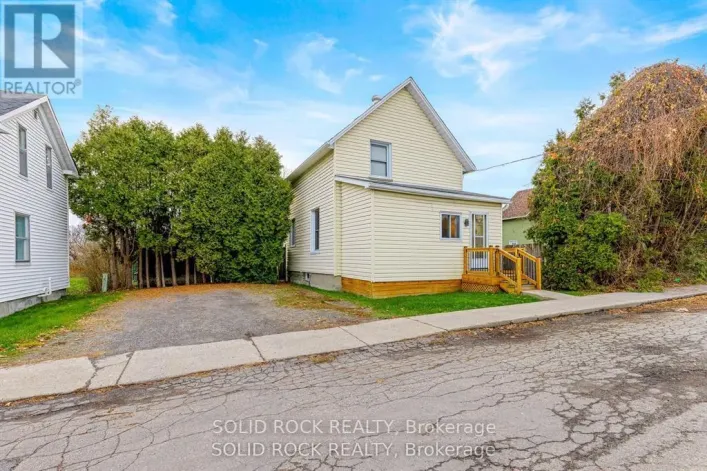 352 NEW STREET, Edwardsburgh/Cardinal