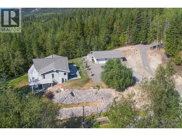 3520 GLENGROVE Road, Barriere