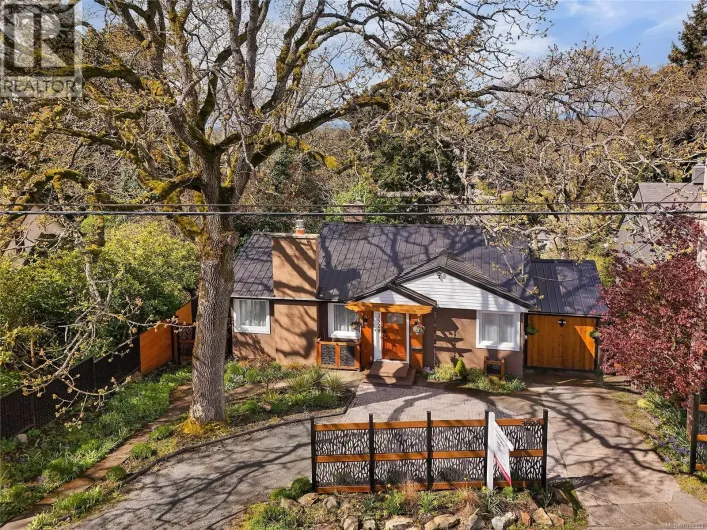 3528 Richmond Rd, Saanich