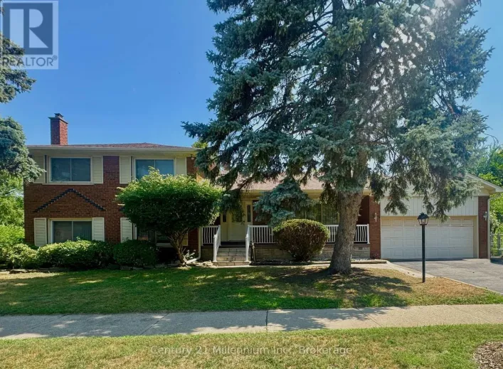 House for sale: 353 CHANTENAY DRIVE, Mississauga