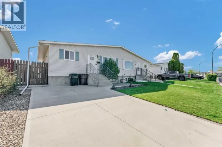 353 Ross Glen Drive SE, Medicine Hat