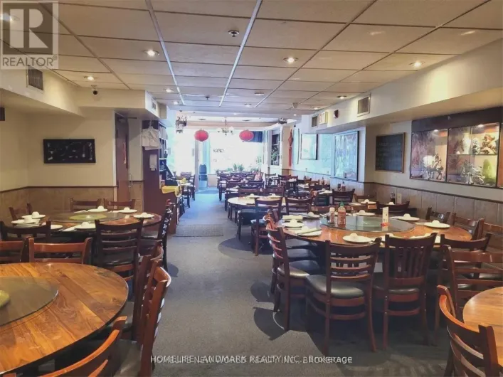 353 SPADINA AVENUE, Toronto