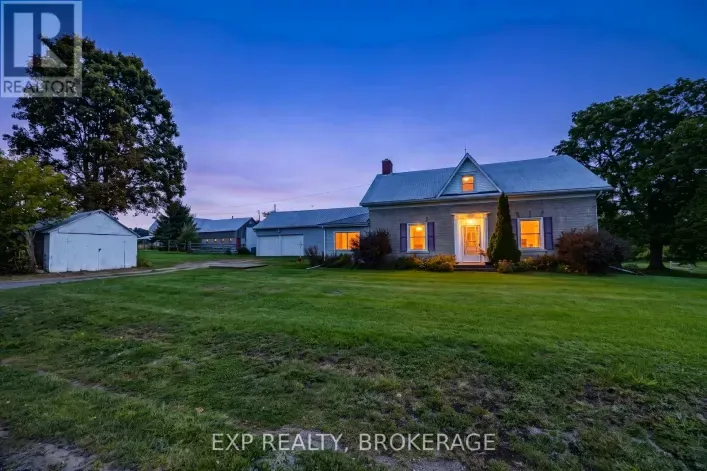 House for sale: 3542 STAGECOACH ROAD, Frontenac