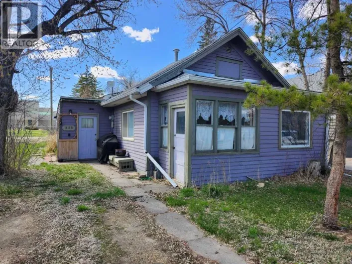 355 4 Street W, Drumheller