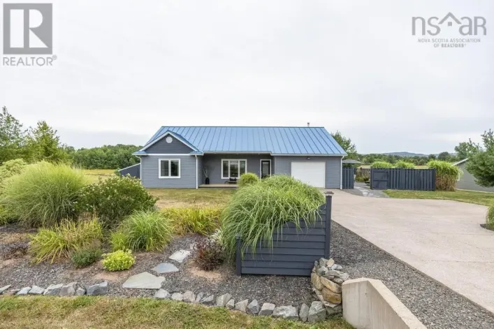 355 Falmouth Dyke Road, Falmouth