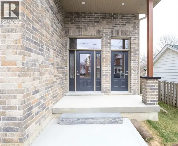 355 WELLINGTON Street, Brantford