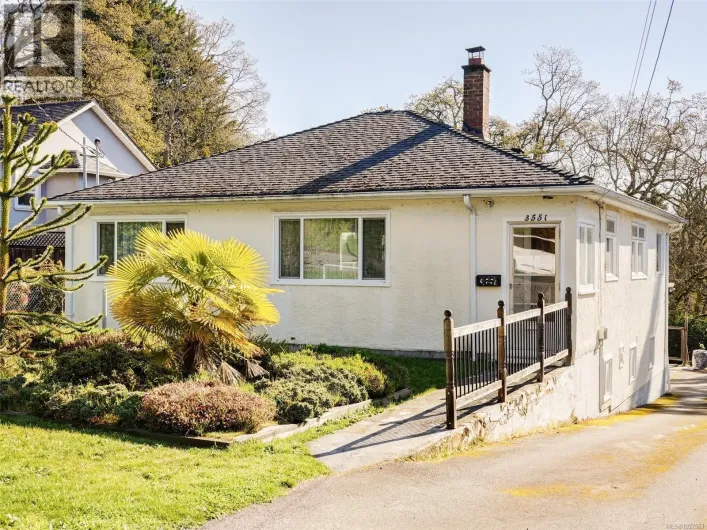 3551 Doncaster Dr, Saanich