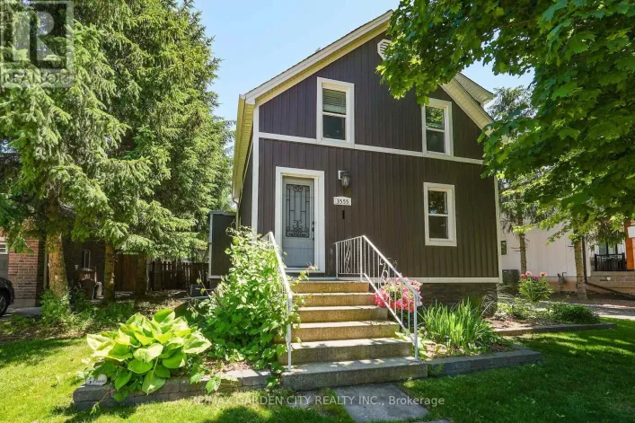 3555 CAMPDEN ROAD, Lincoln