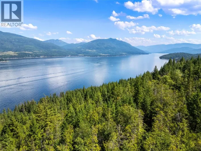 3560 Eagle Bay Road, Eagle Bay