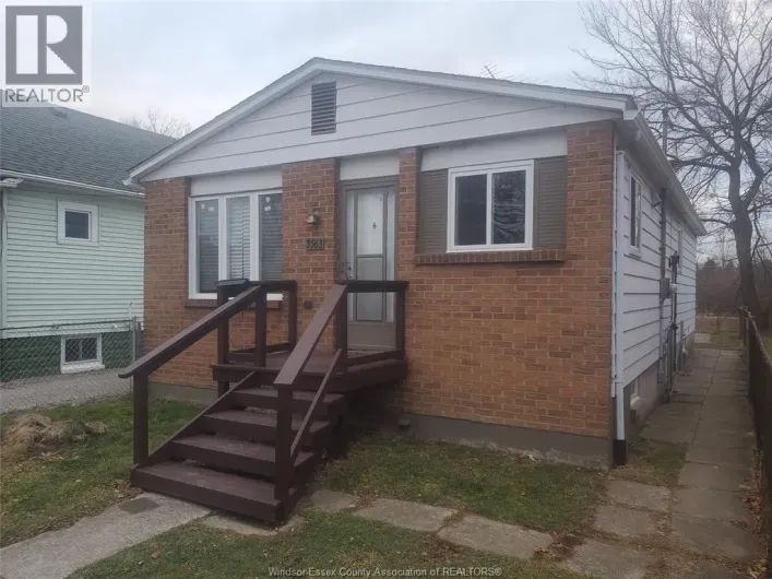 3563 BLOOMFIELD, Windsor