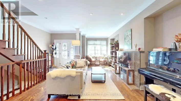 357 BARTLETT AVENUE N, Toronto