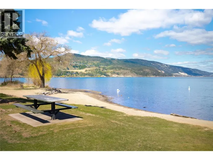 3570 WOODSDALE Road Unit# 109, Lake Country