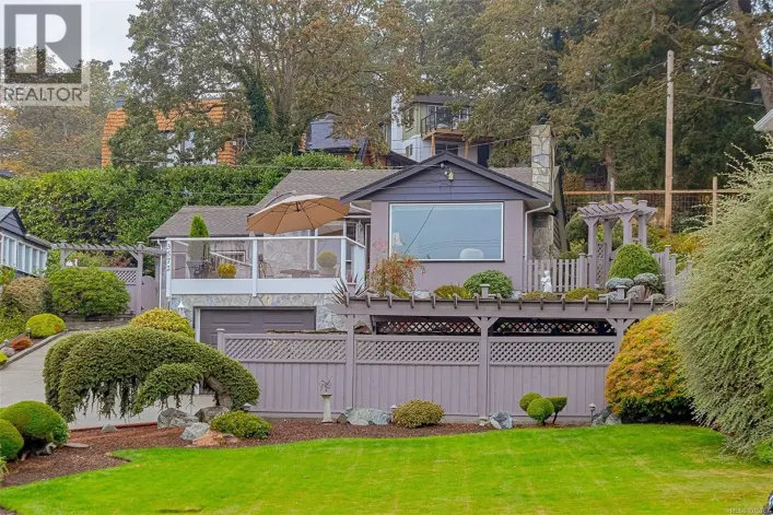 3572 Cedar Hill Rd, Saanich