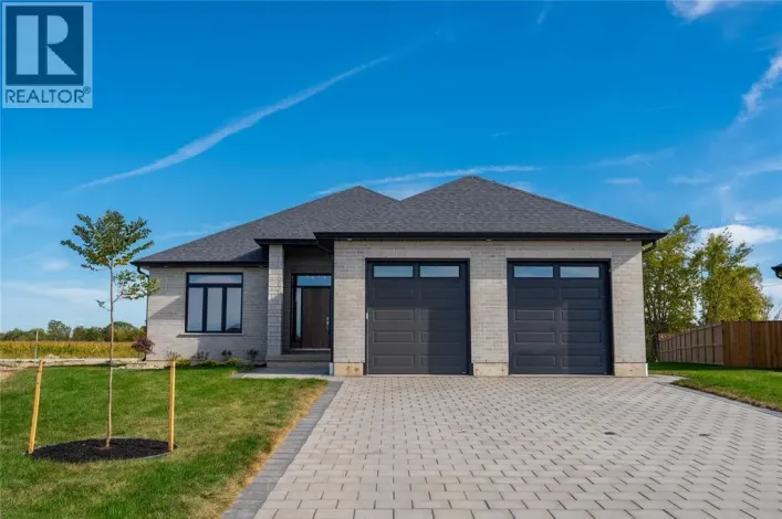 3579 PAUL CRESCENT, Plympton-Wyoming