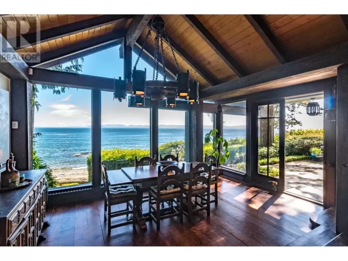 3581 BEACH AVENUE, Roberts Creek