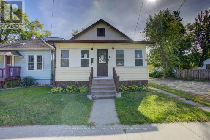 3587 BLOOMFIELD ROAD, Windsor