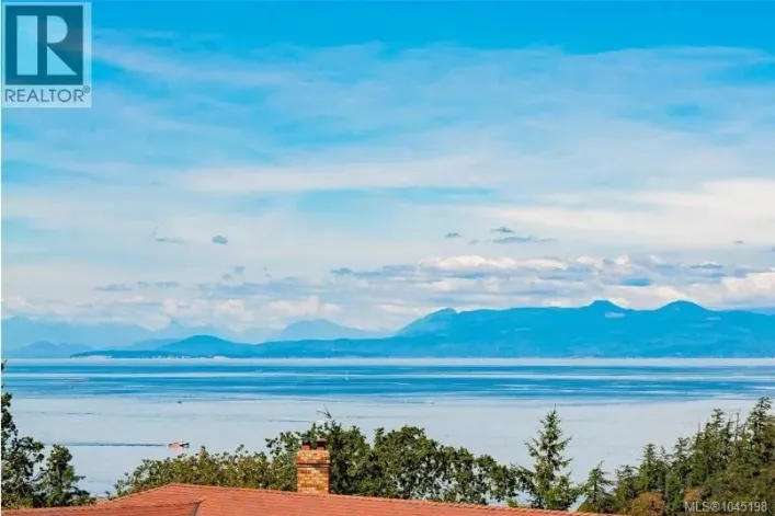 3588 Oakridge Dr, Nanaimo