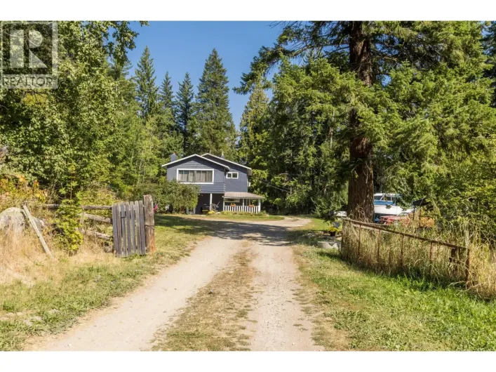 3591 65 Avenue NW, Salmon Arm