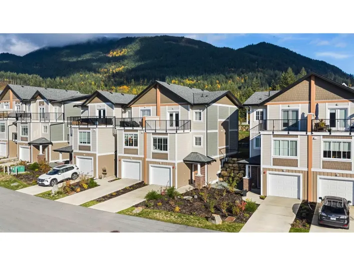 36 1928 WOODSIDE BOULEVARD|Mt Woodside, Agassiz
