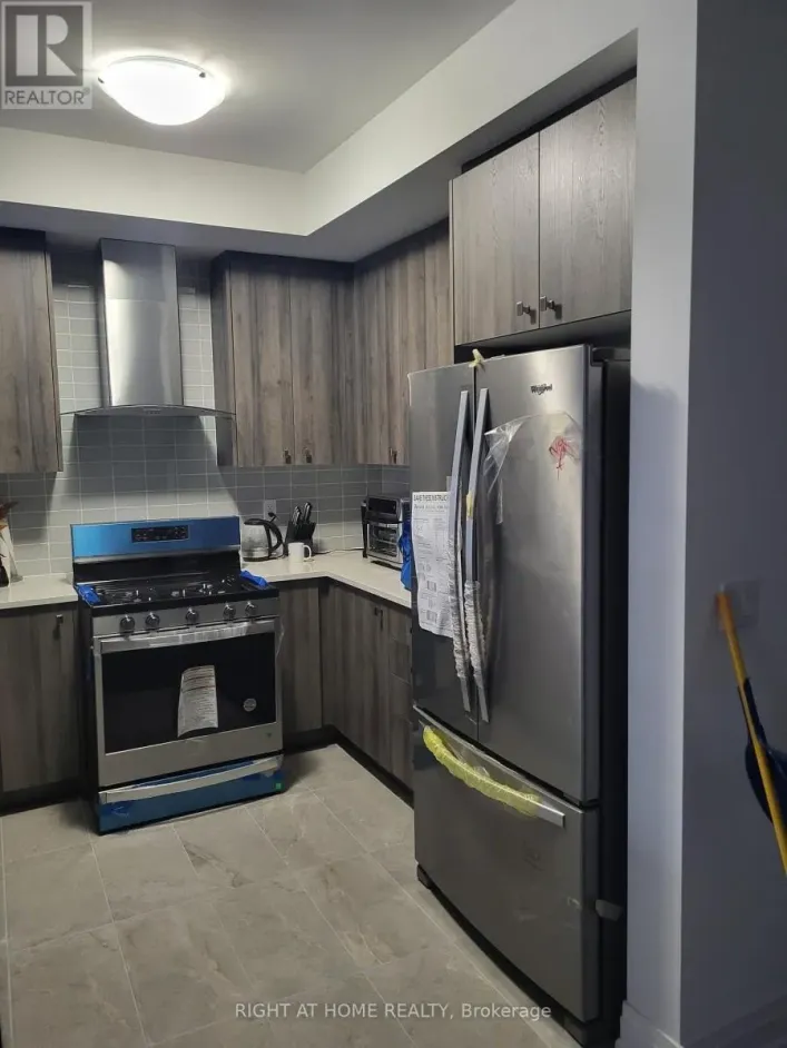 36 - 36 NAPIERMEWS DRIVE, Ajax