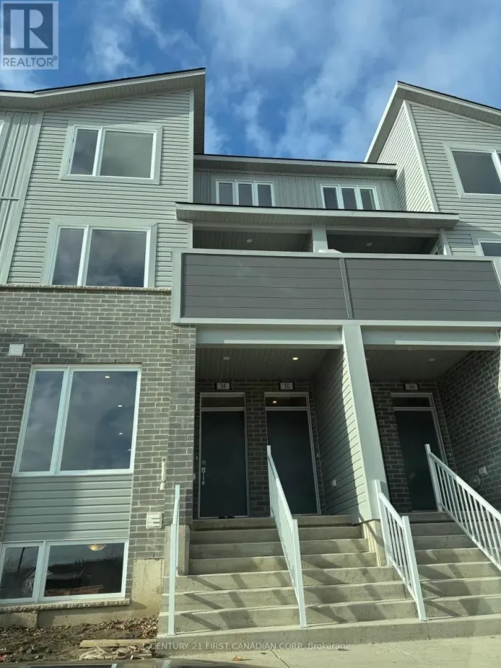 36 - 925 DEVERON CRESCENT, London South