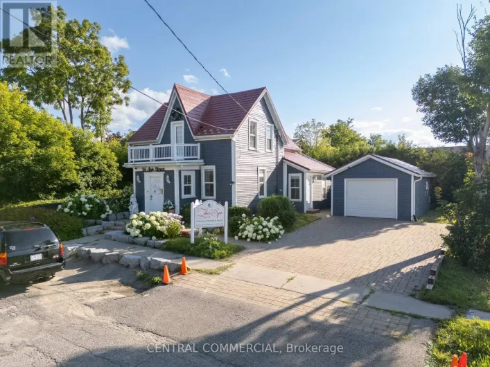 36 ASH STREET, Uxbridge