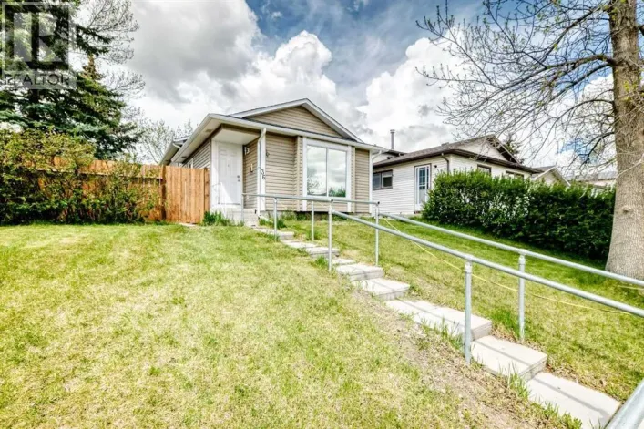 36 Castleglen Way NE, Calgary
