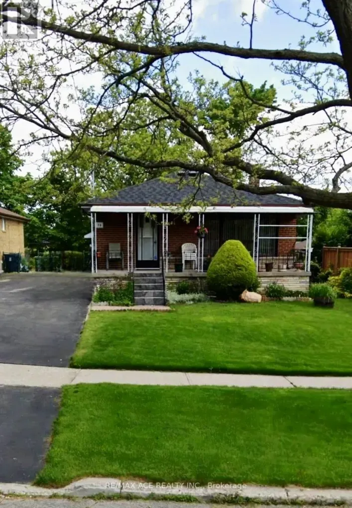 House for sale: 36 DELAWANA DRIVE, Toronto