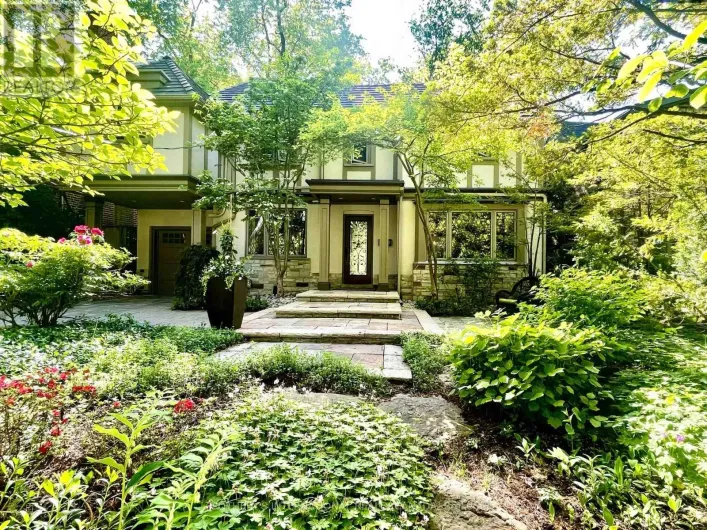 36 DONWOODS DRIVE, Toronto