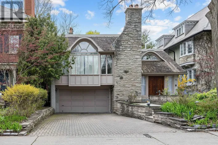 36 HAWTHORN AVENUE, Toronto