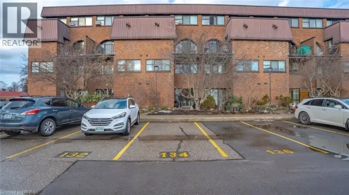 36 HAYHURST Road Unit# 136, Brantford