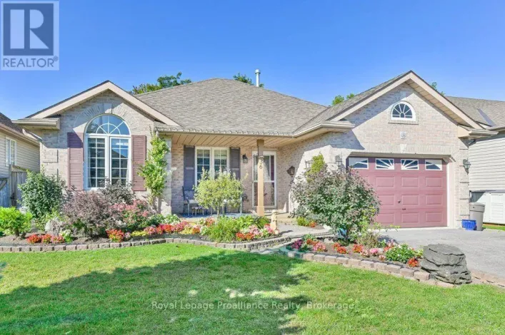 36 HEARTWOOD DRIVE, Belleville