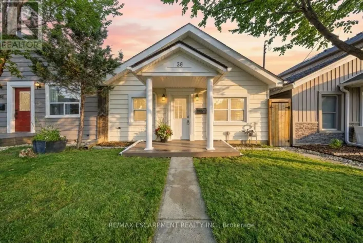 36 QUEENSDALE AVENUE W, Hamilton