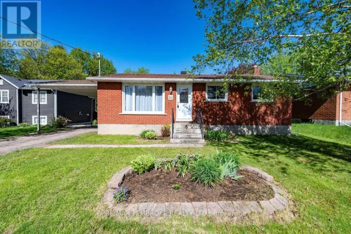 36 SELKIRK STREET, Petawawa