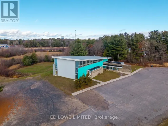 36 SMITH CRESCENT, Parry Sound