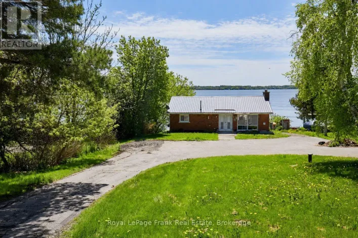36 SUMMER DRIVE, Kawartha Lakes