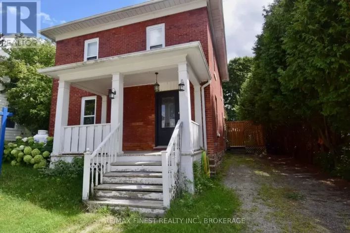 36 WILLIAM STREET, Rideau Lakes